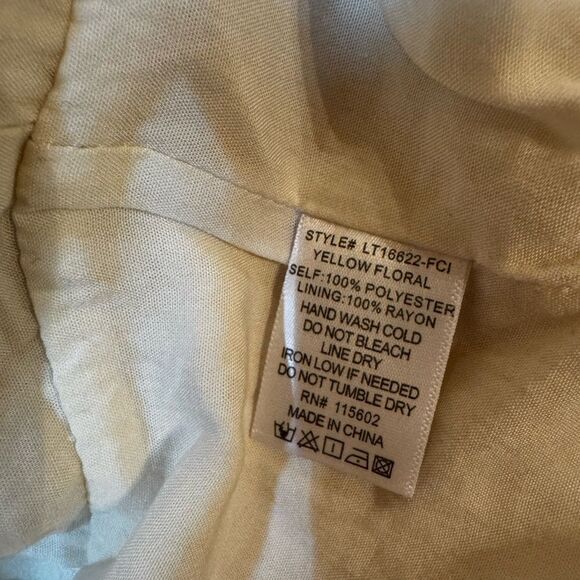 NWT LUSH Brynn front tie top size Small yellow floral - Picture 9 of 9